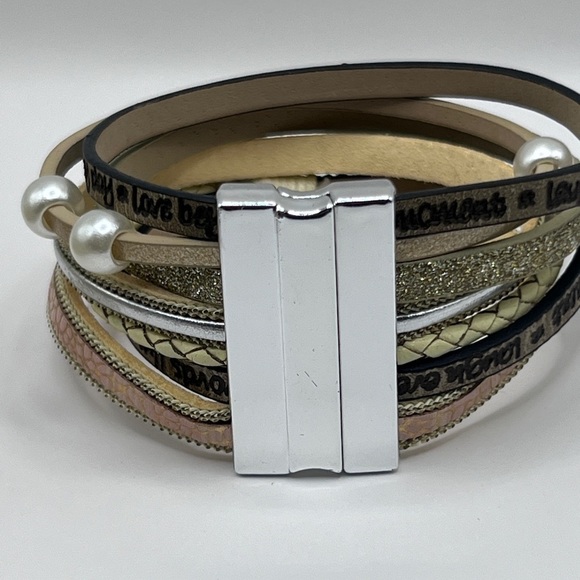 4 Magnetic leather bracelets - Picture 3 of 16